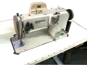 Máquina BERNINA 217 8 mm POGRAMANADOR 3 P OCASION